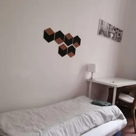 Cozy Rooms, 10 Min By Walk To The Center דירה