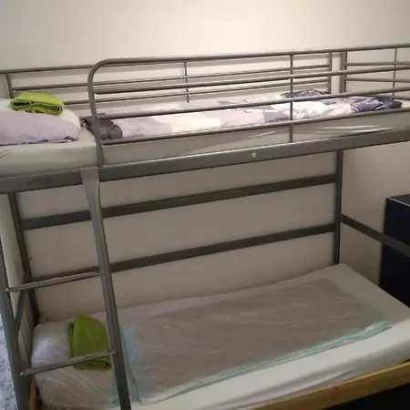 Cozy Rooms, 10 Min By Walk To The Center ברנו