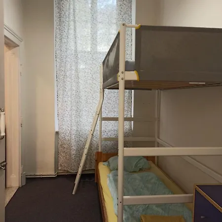 Cozy Rooms, 10 Min By Walk To The Center * ברנו