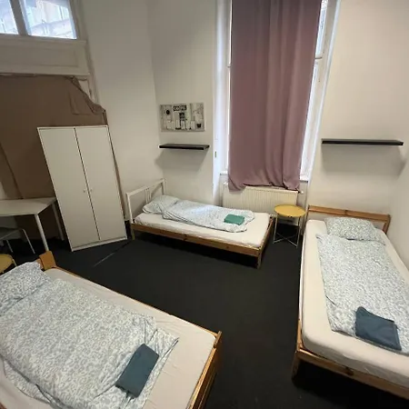 Cozy Rooms, 10 Min By Walk To The Center דירה