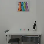 Апартаменты Cozy Rooms, 10 Min By Walk To The Center